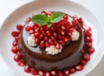 Зимний праздник вкуса: салат с гранатом и шоколадный пудинг