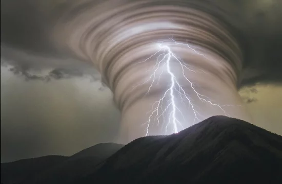 Может ли молния