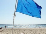 Пляж Уэймута теряет престижный "Голубой флаг" из-за загрязнения воды