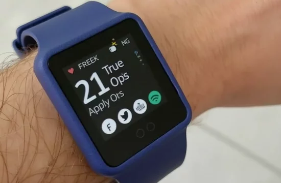 Фитнес-трекер Fitbit Versa