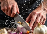 Почему лук заставляет нас плакать и есть ли способы этого избежать?